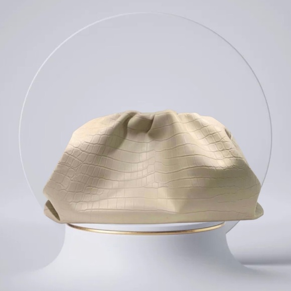 GOT MY ATTENTION CLOUD POUCH - Picture 3 of 7